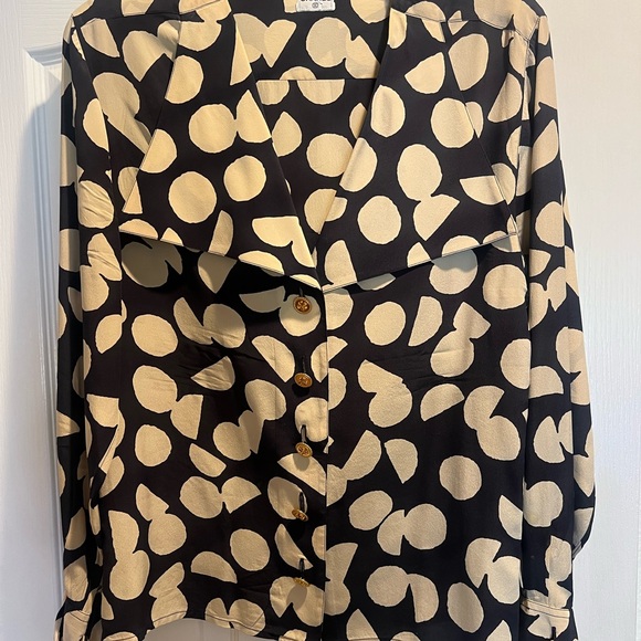 2PC Set CHANEL blouse & skirt set! Gorgeous - Picture 8 of 16